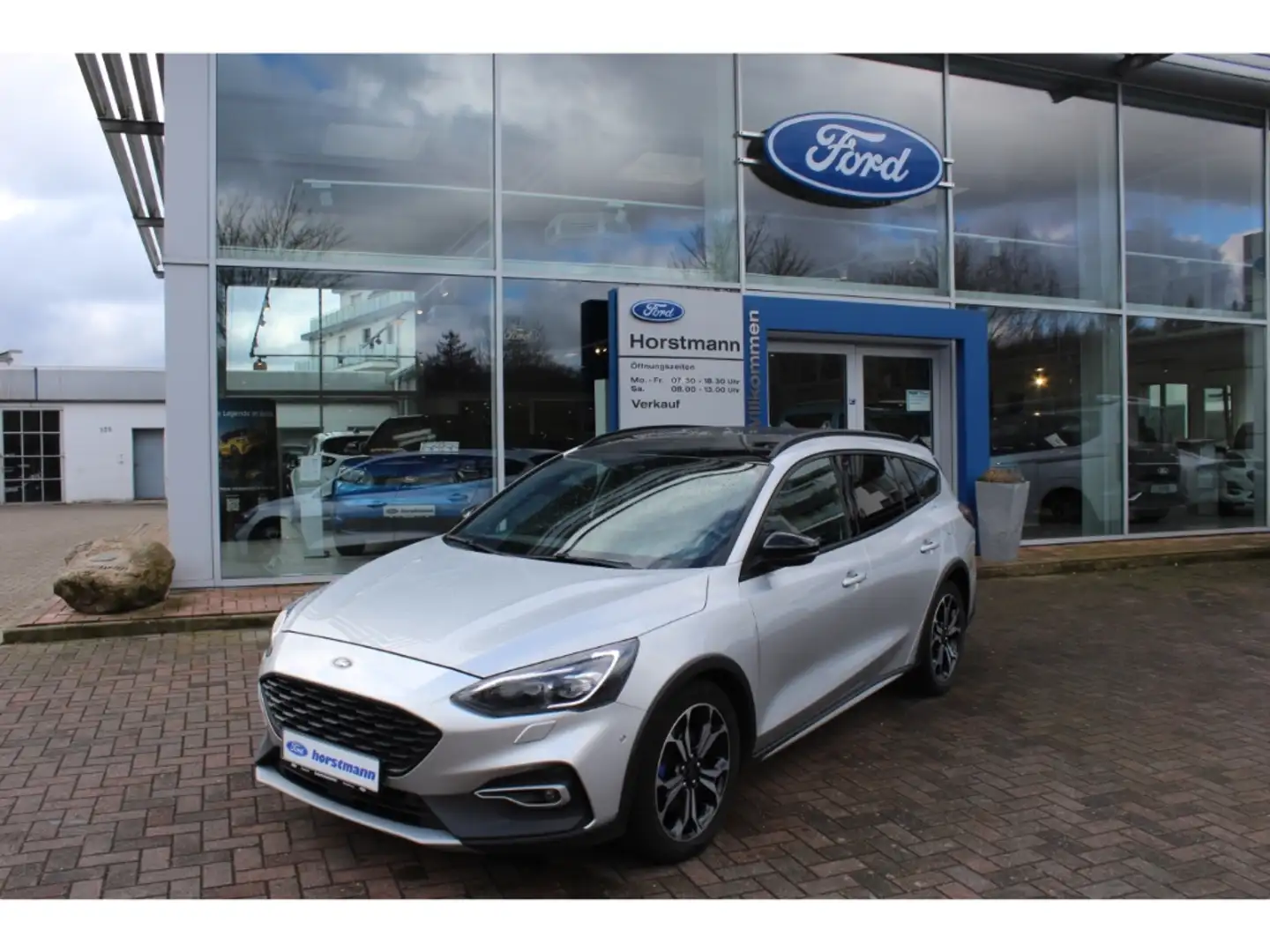 Ford Focus ACTIVE TURNIER AUTOMATIK, PANO, AHK, LED, 18''LM, Silber - 1