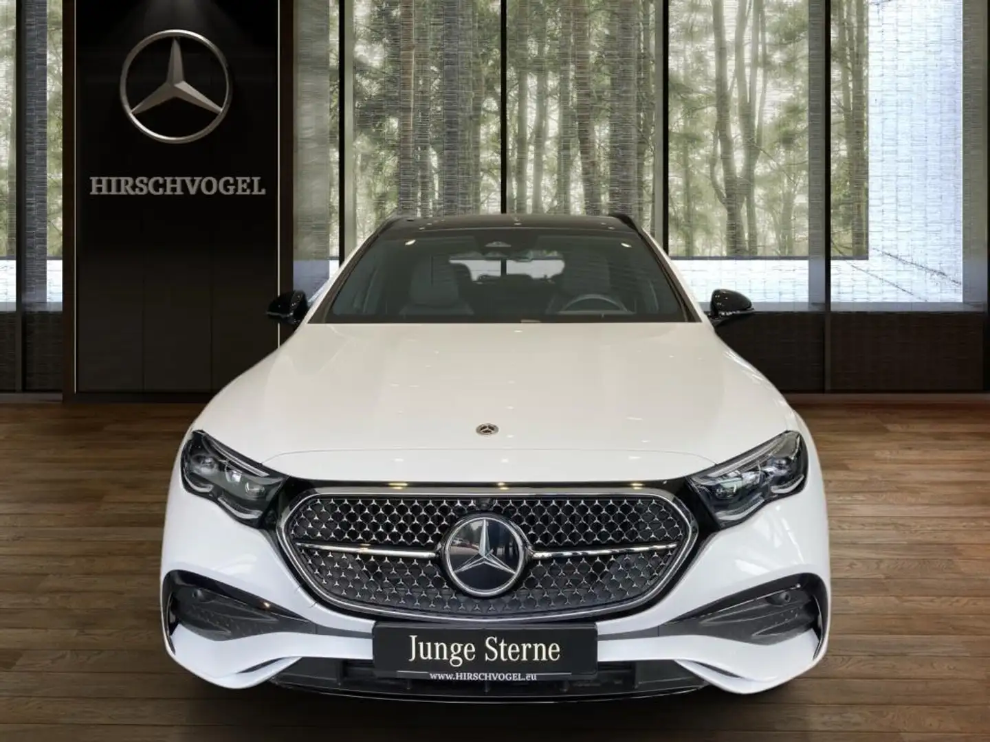 Mercedes-Benz E 300 e AMG-Line+Night+Pano+DISTR+KEYLESS+Memory Weiß - 2