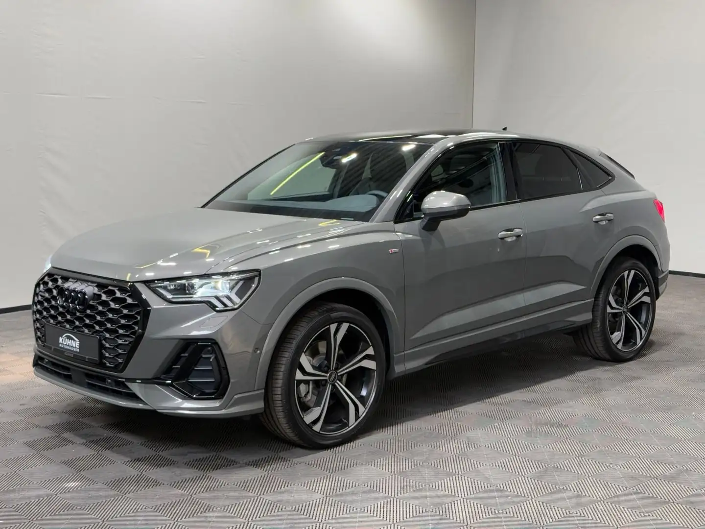 Audi Q3 2x S-Line 2.0 TFSI qu.| MATRIX NAVI Grau - 2