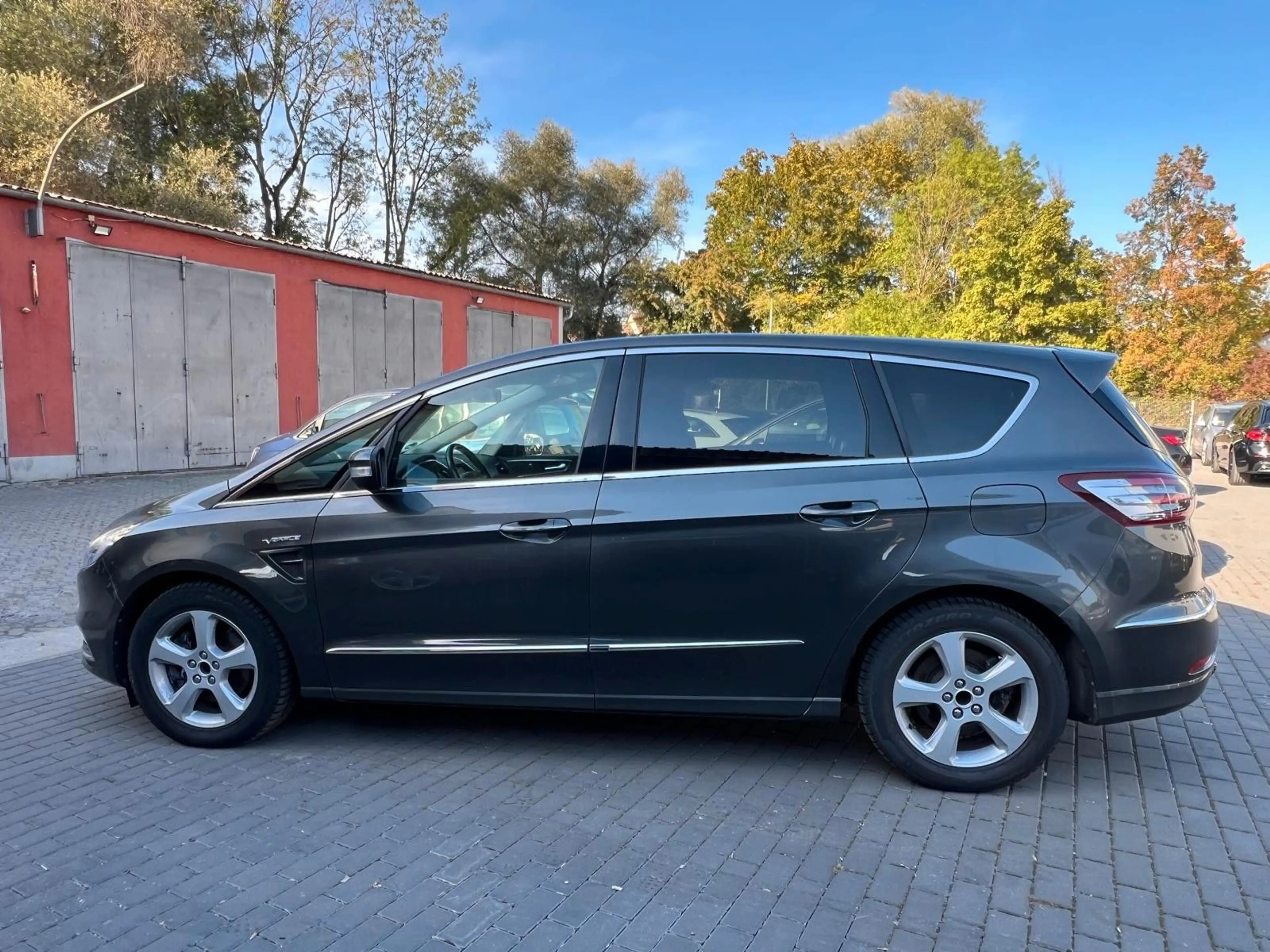 Ford S-Max S-MAX Vignale — photo 4