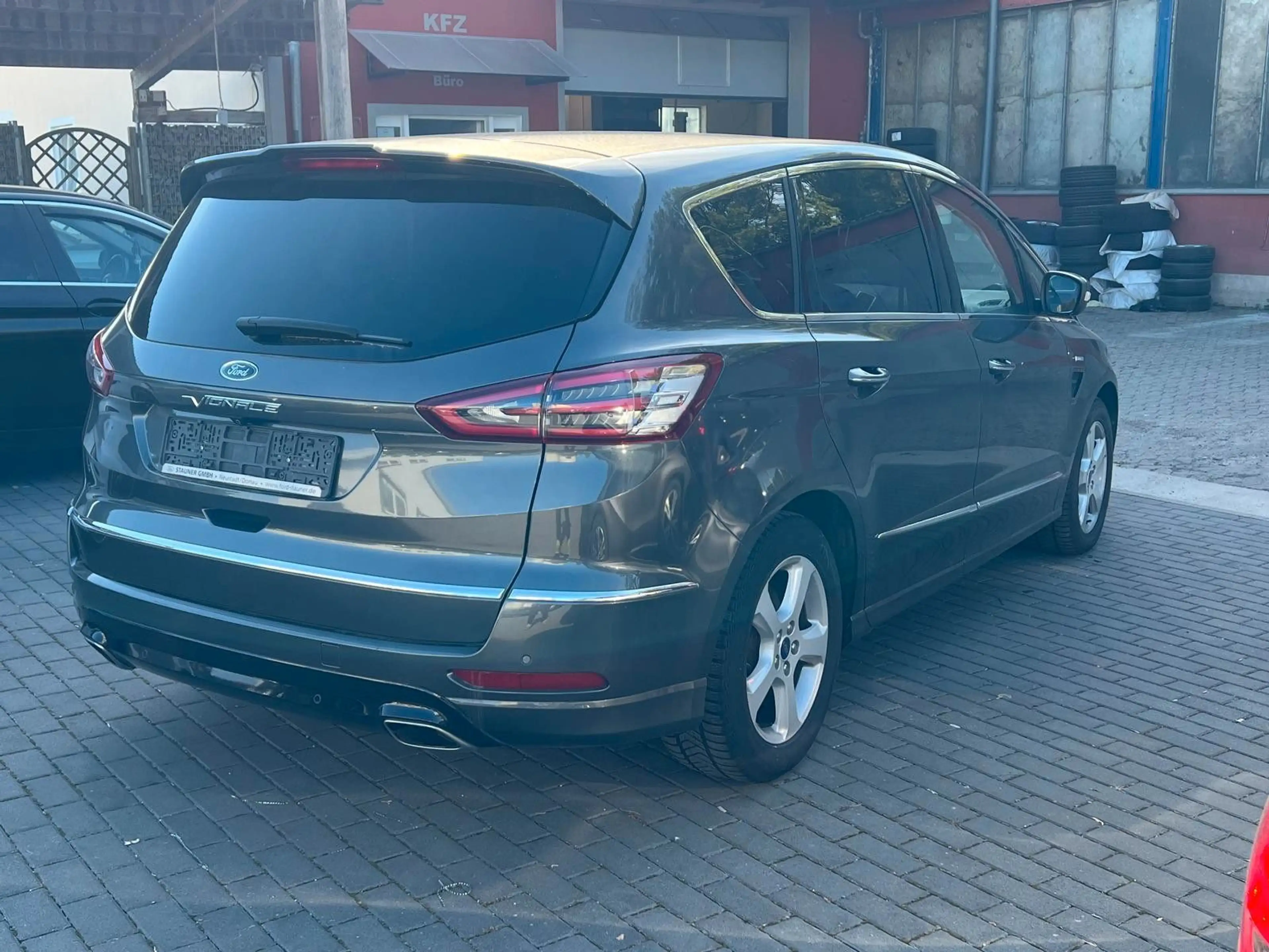 Ford S-Max S-MAX Vignale — photo 6