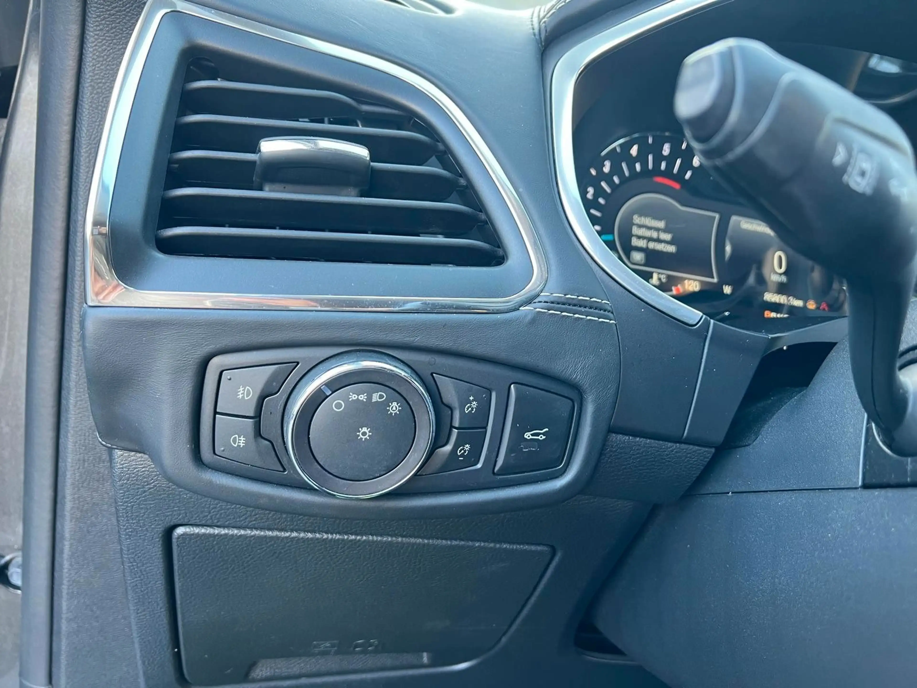 Ford S-Max S-MAX Vignale — photo 16
