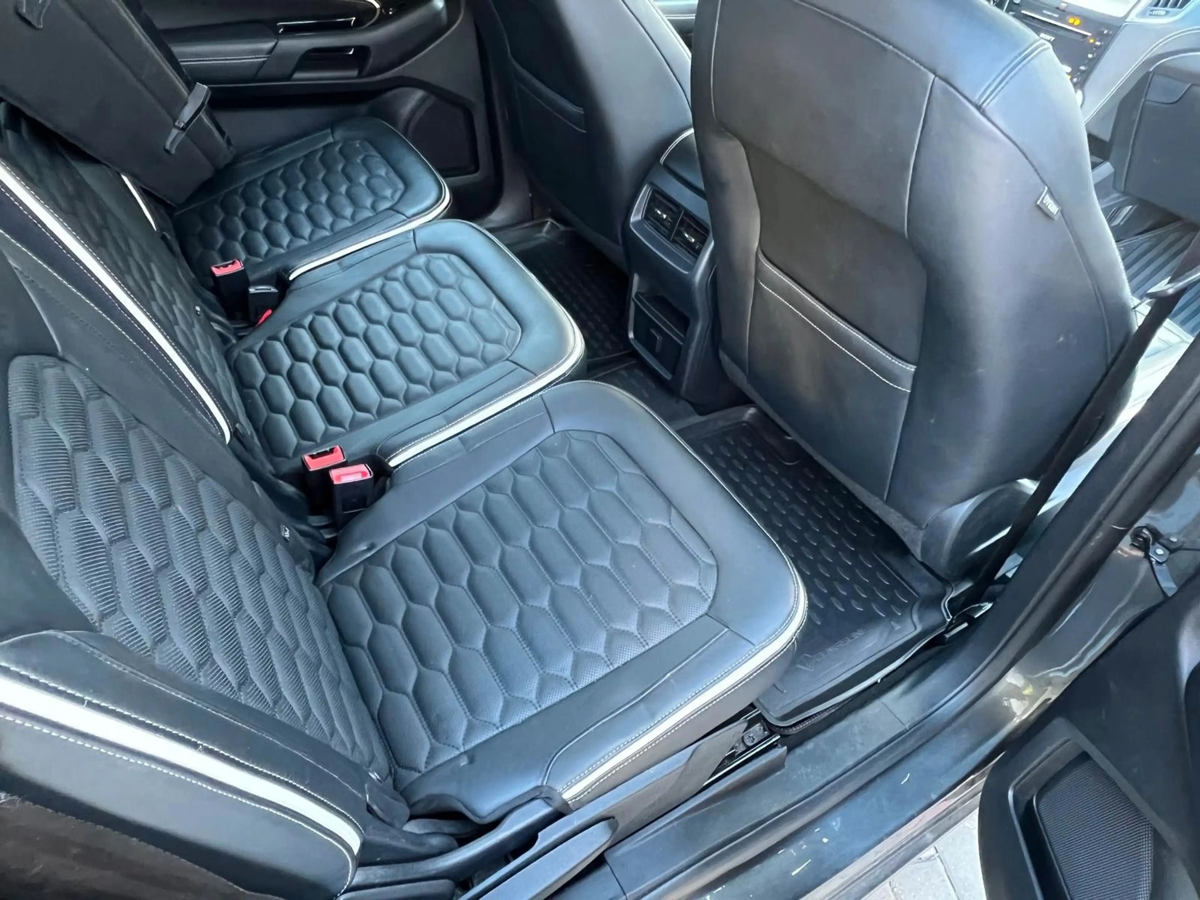 Ford S-Max S-MAX Vignale — photo 9
