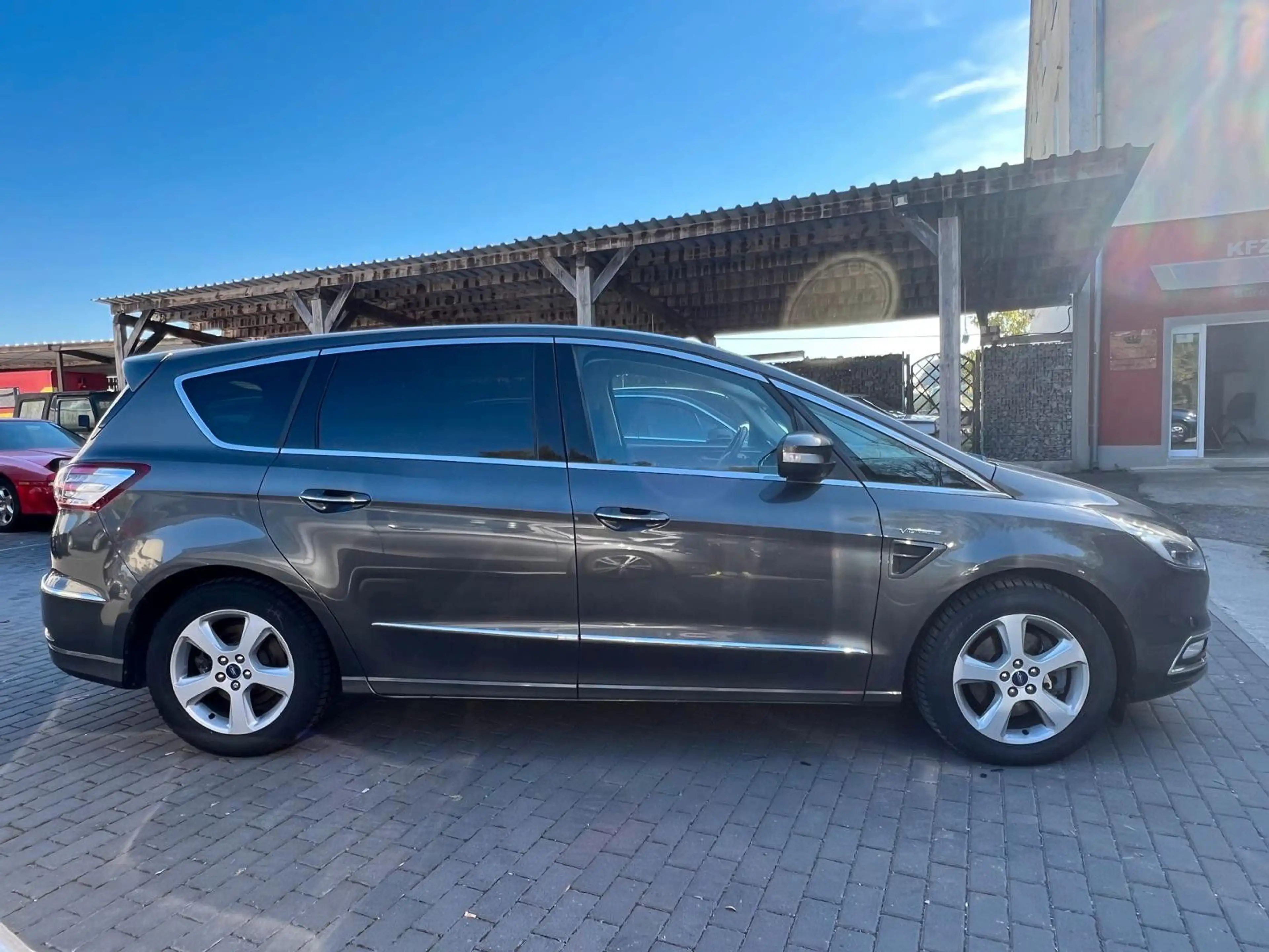 Ford S-Max S-MAX Vignale — photo 3