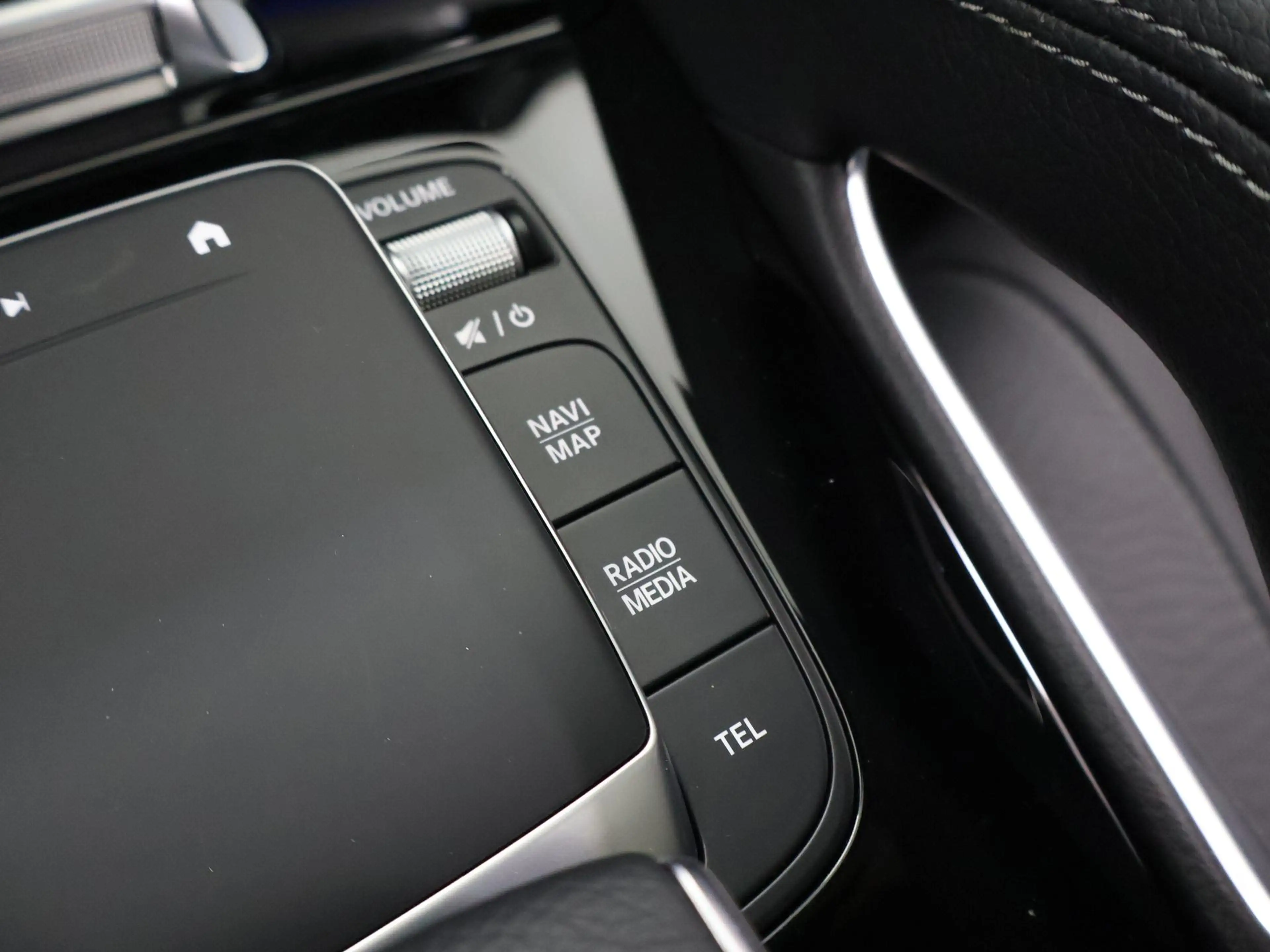 Mercedes-Benz GLE 400 400e 4MATIC Sport Edition Premium Plus | Premium P — photo 35