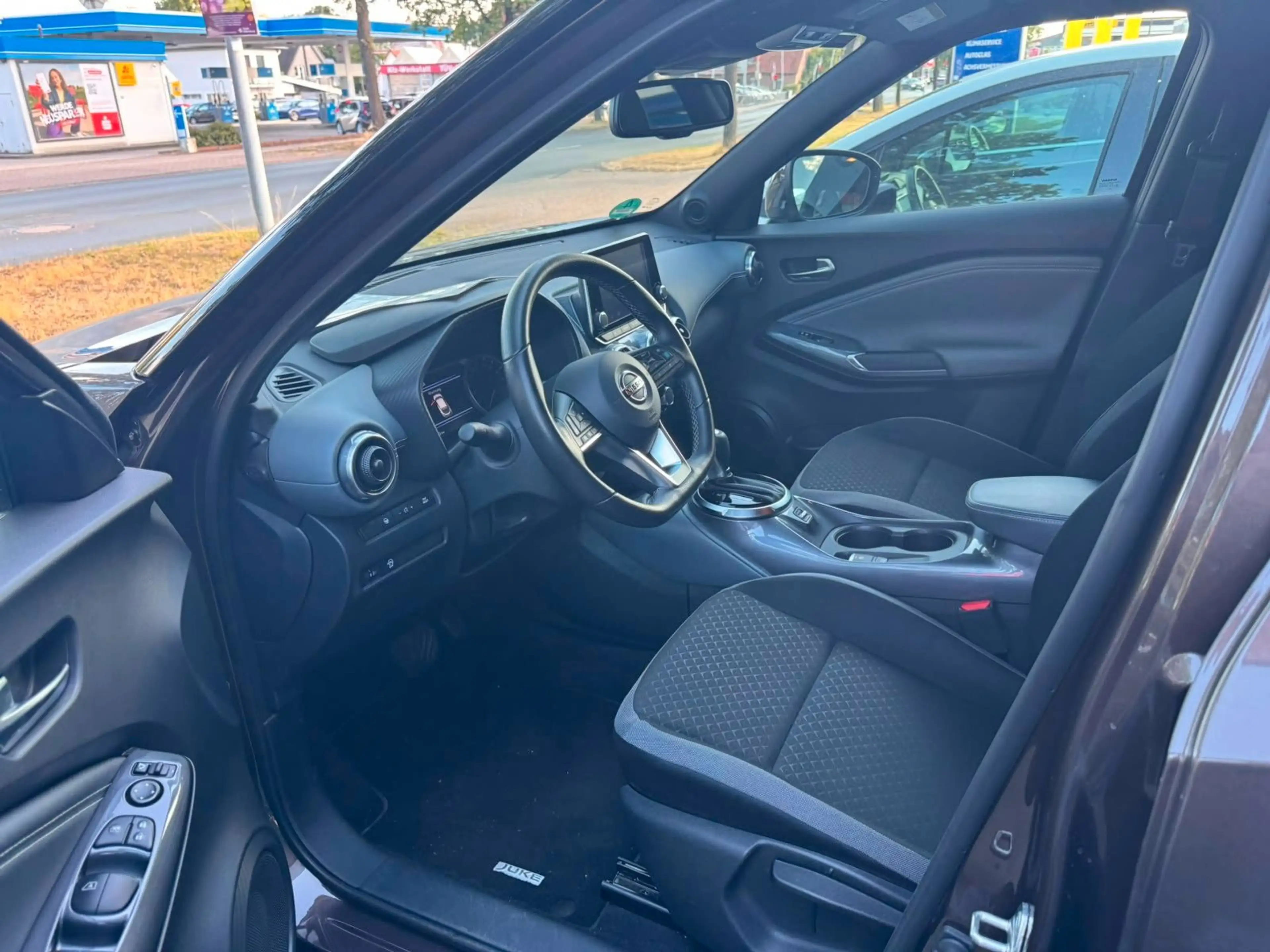 Nissan Juke 1.0 DIG-T N-CONNECTA *Automatik* — photo 9