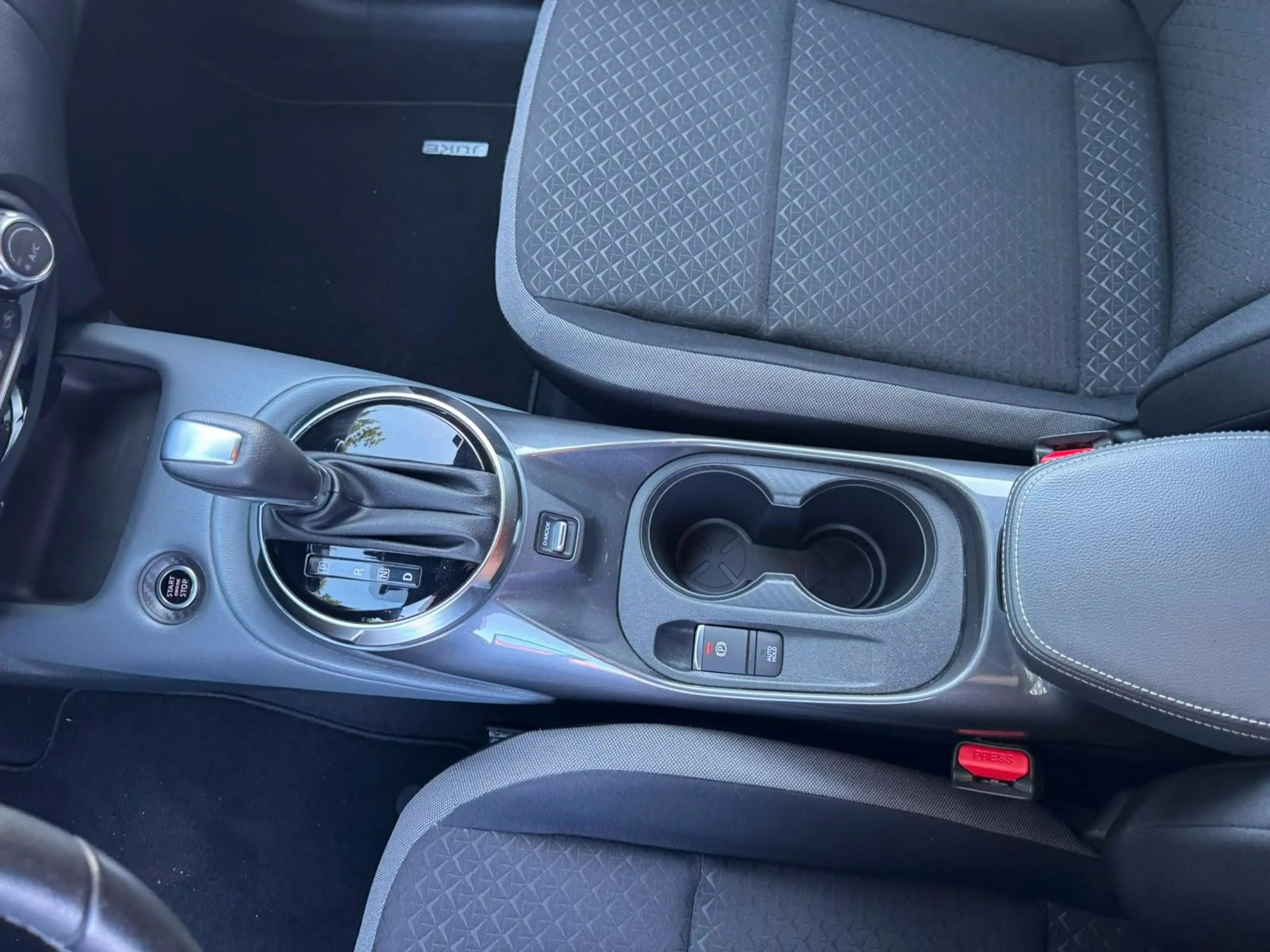 Nissan Juke 1.0 DIG-T N-CONNECTA *Automatik* — photo 15