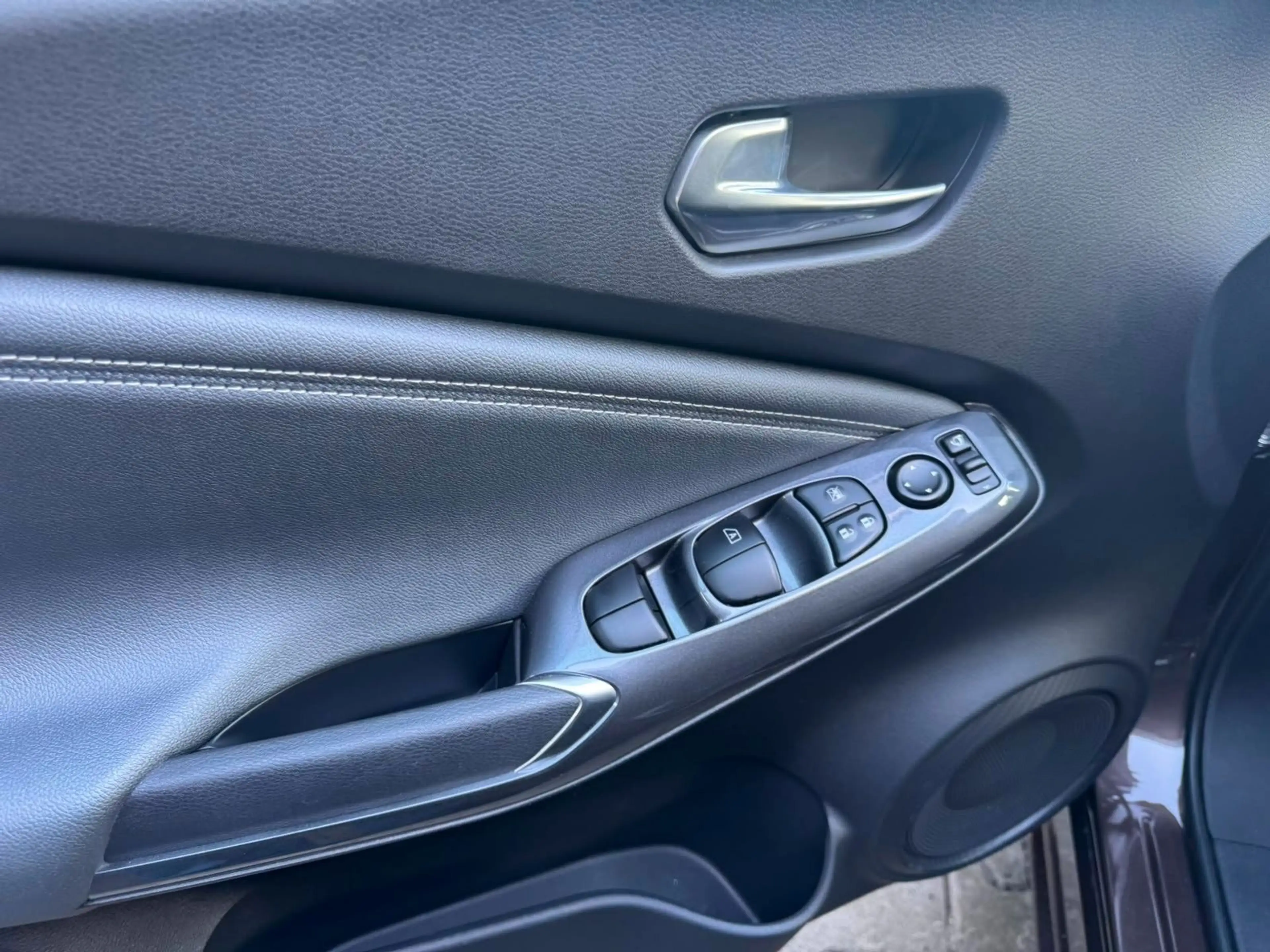 Nissan Juke 1.0 DIG-T N-CONNECTA *Automatik* — photo 11