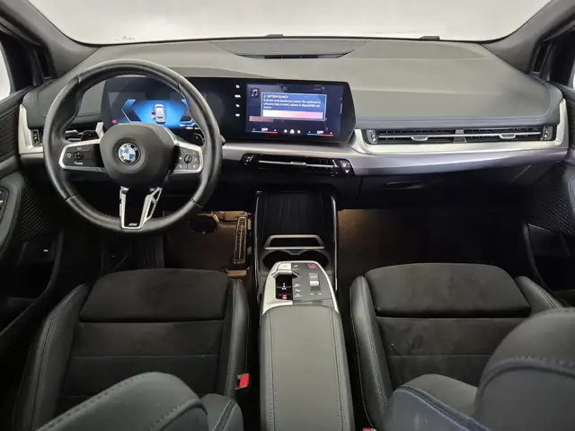 BMW 2 Series view 9