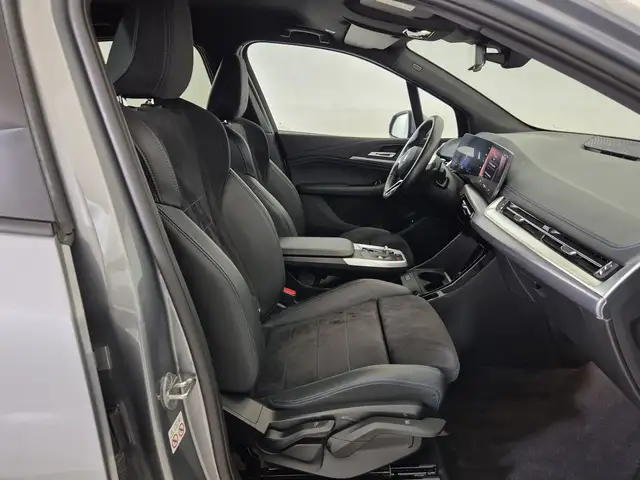 BMW 2 Series view 11