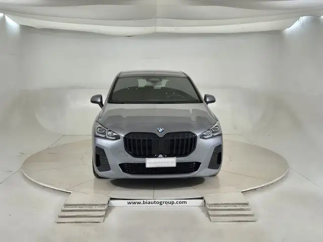 BMW 2 Series view 3