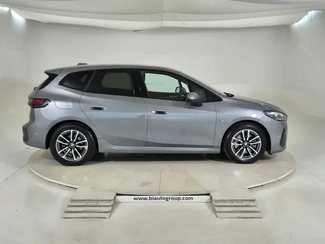 BMW 2 Series view 6