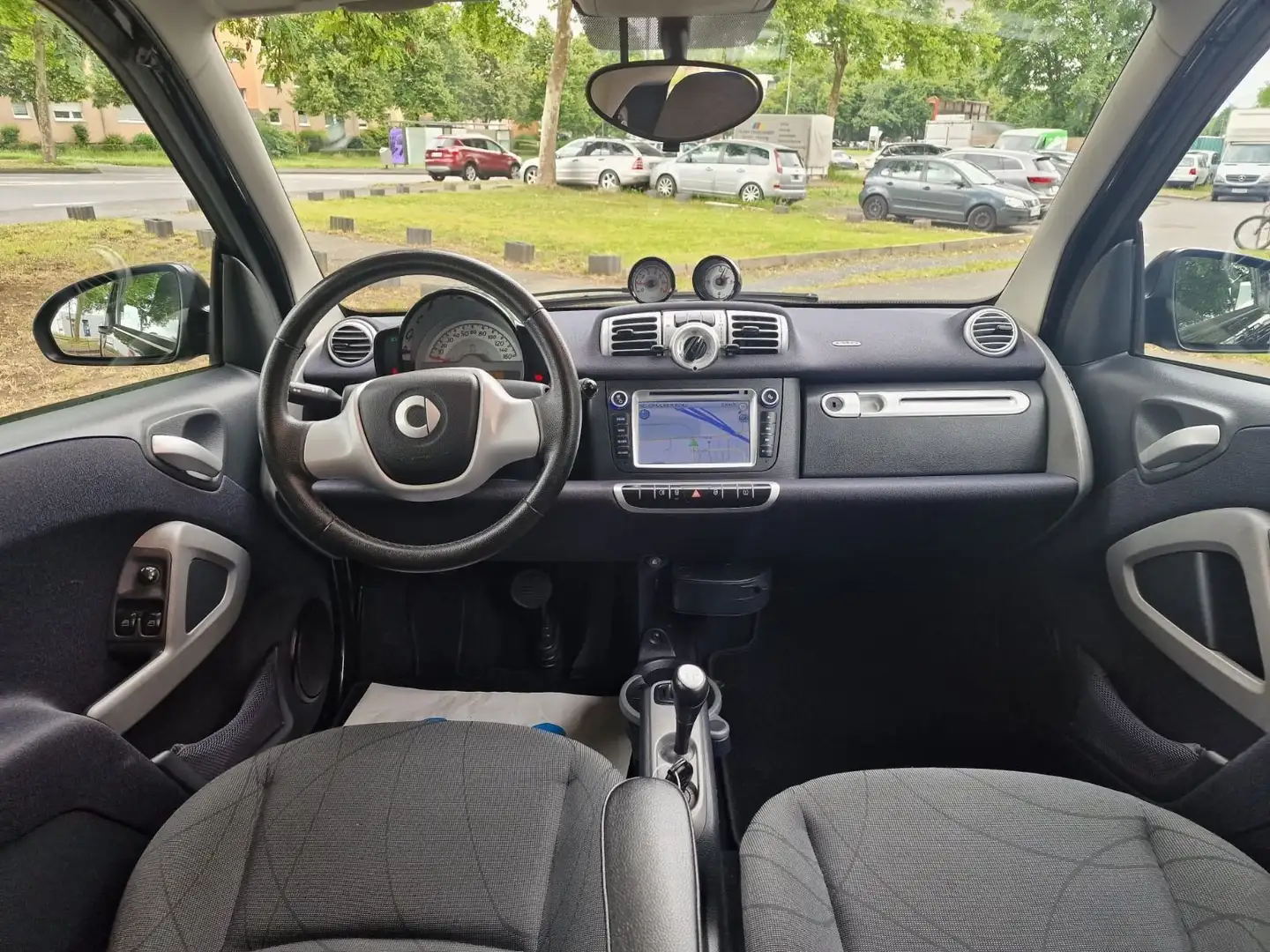 smart forTwo fortwo 62kW Servo/ Klima / Panorama/Navi Schwarz - 2