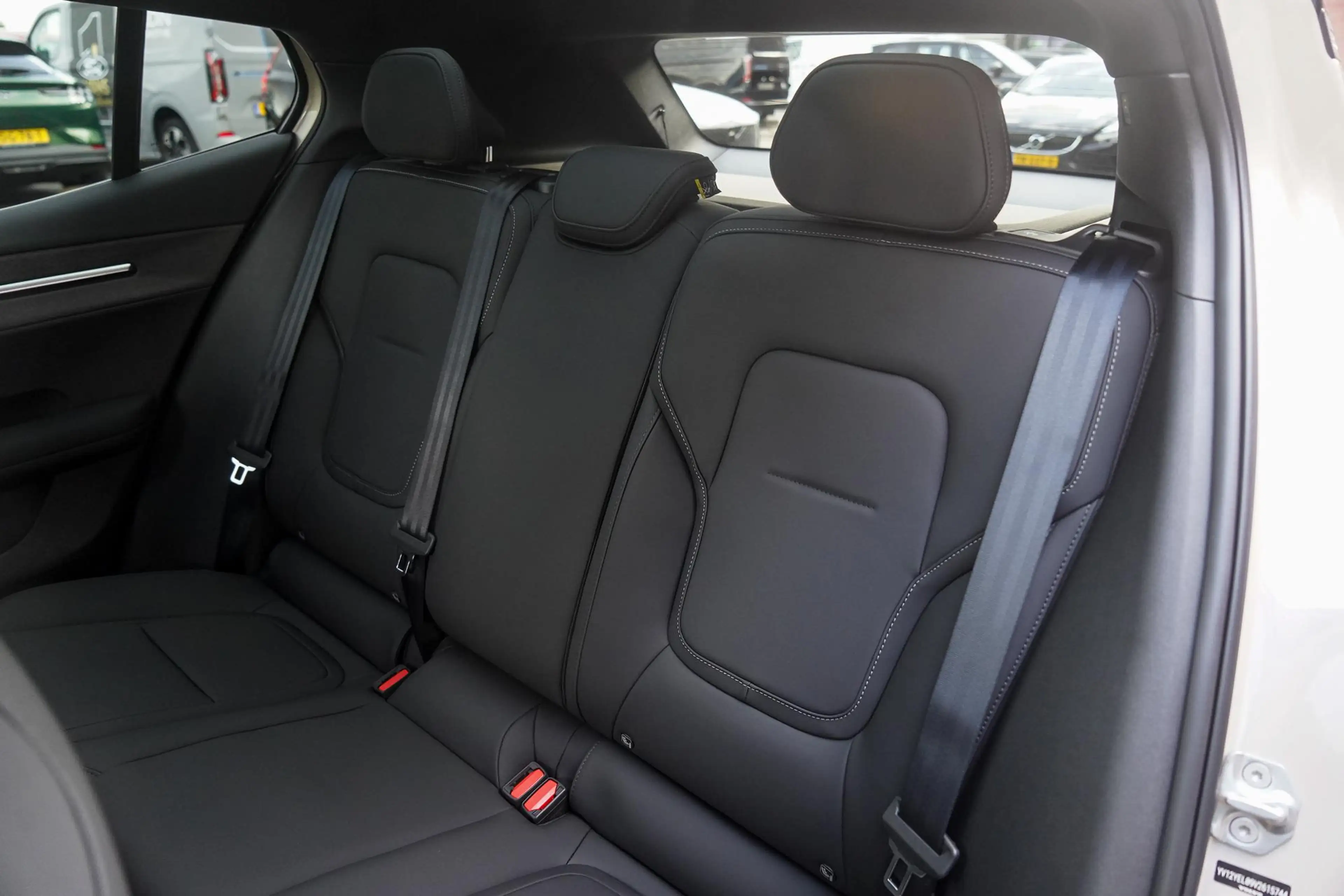Volvo EX30 Cross Country P5 Long Range Ultra Europa 69 kWh Pa — photo 15