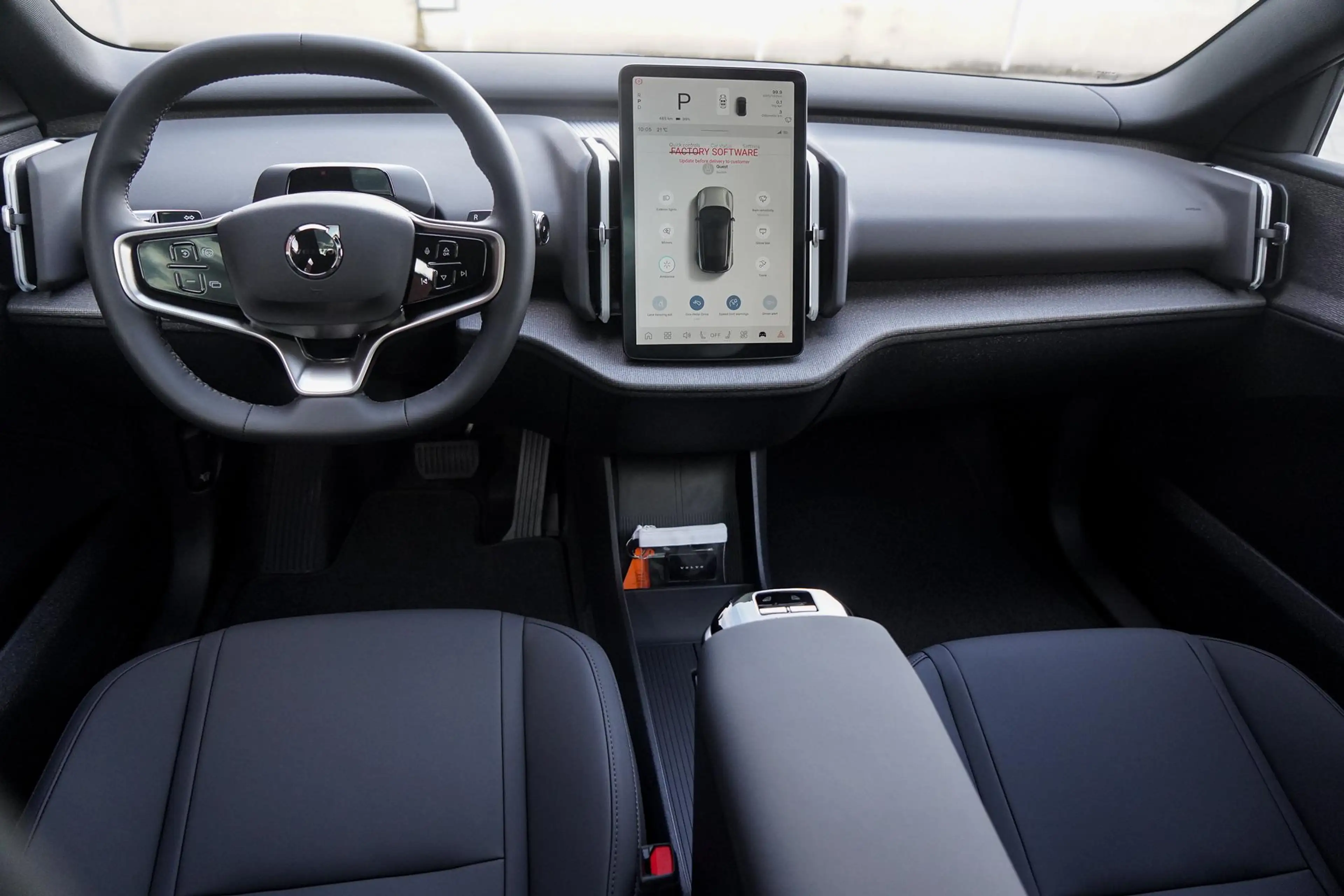 Volvo EX30 Cross Country P5 Long Range Ultra Europa 69 kWh Pa — photo 14