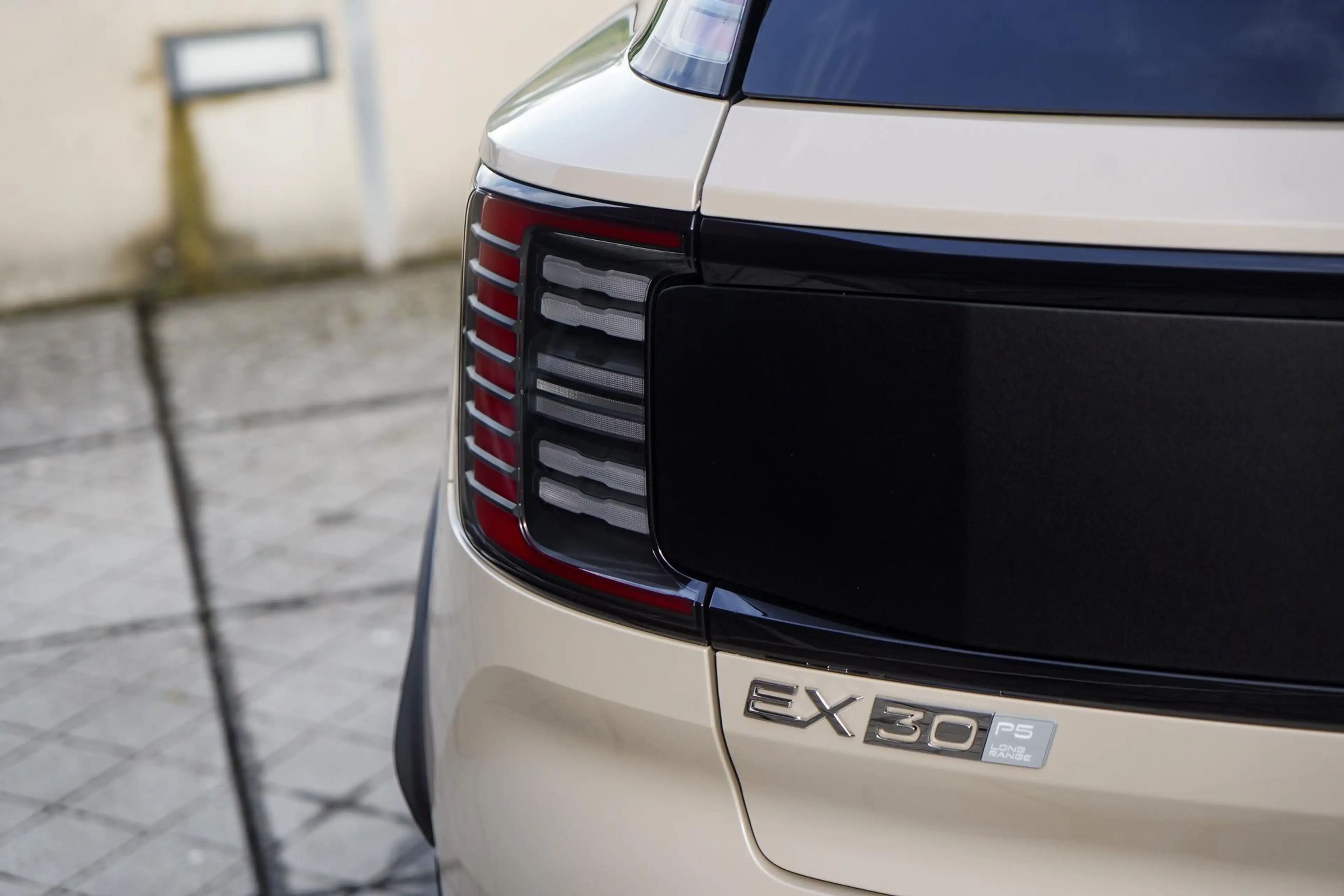 Volvo EX30 Cross Country P5 Long Range Ultra Europa 69 kWh Pa — photo 9