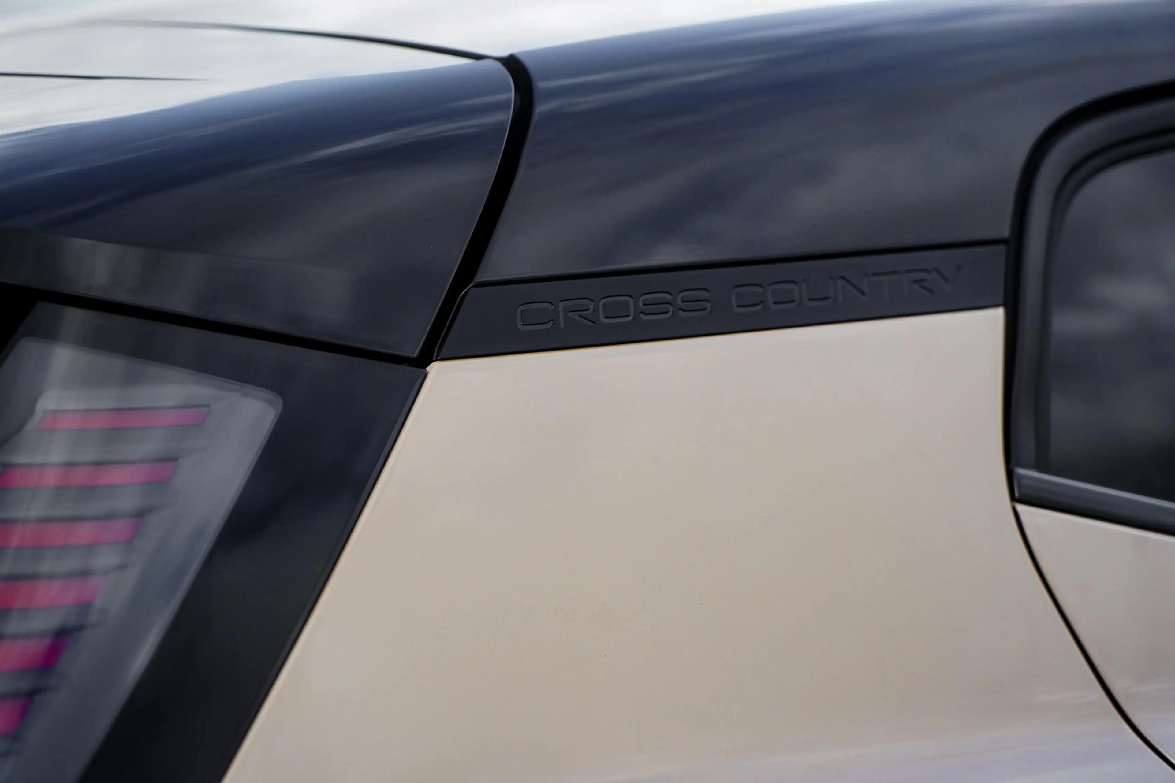 Volvo EX30 Cross Country P5 Long Range Ultra Europa 69 kWh Pa — photo 8