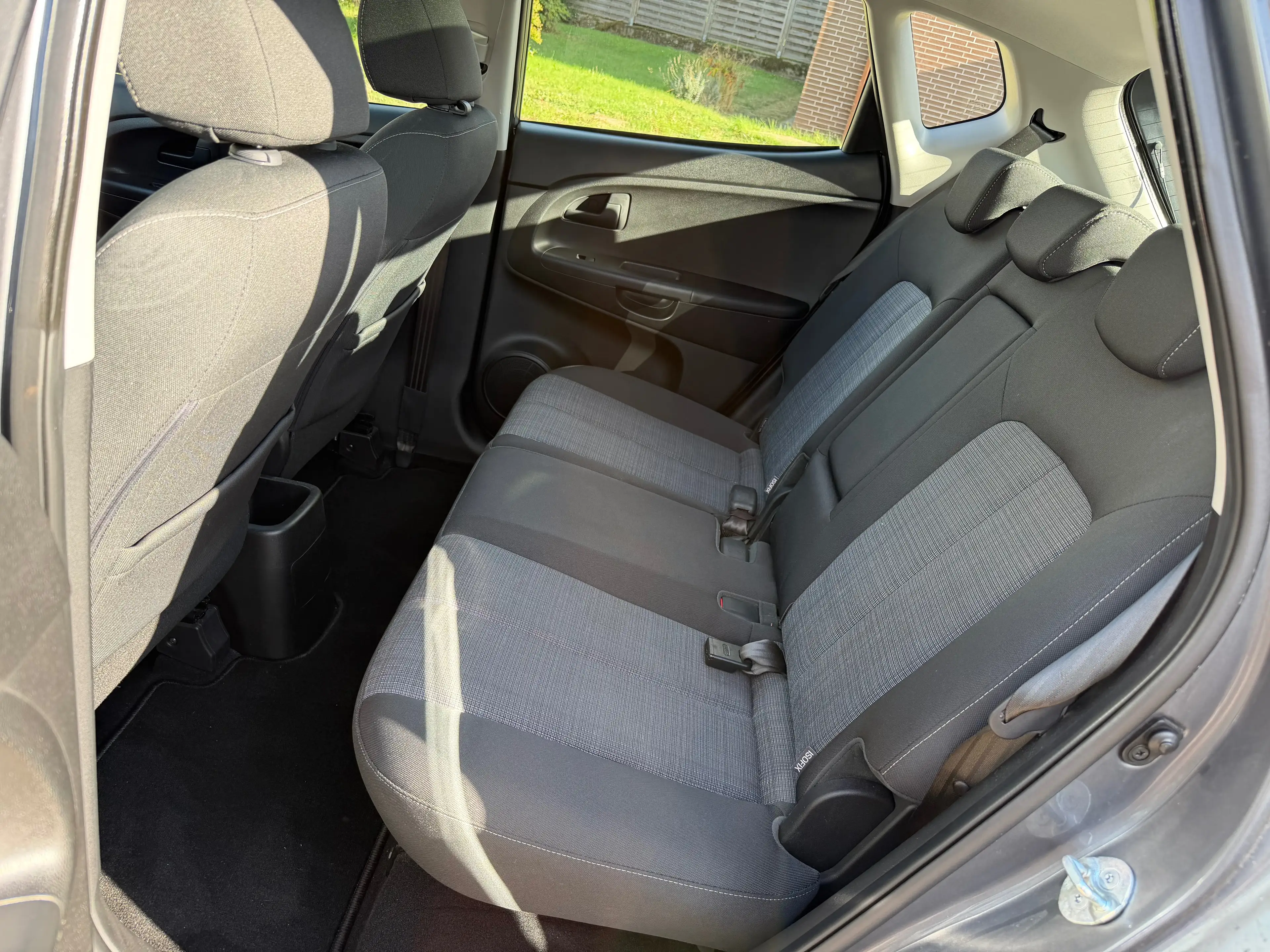 Kia Venga 1.4 Spirit *1. Hand*Nur 32.967km*Pano*Klima*PDC*Sitzheizung*Allwetter* — photo 10