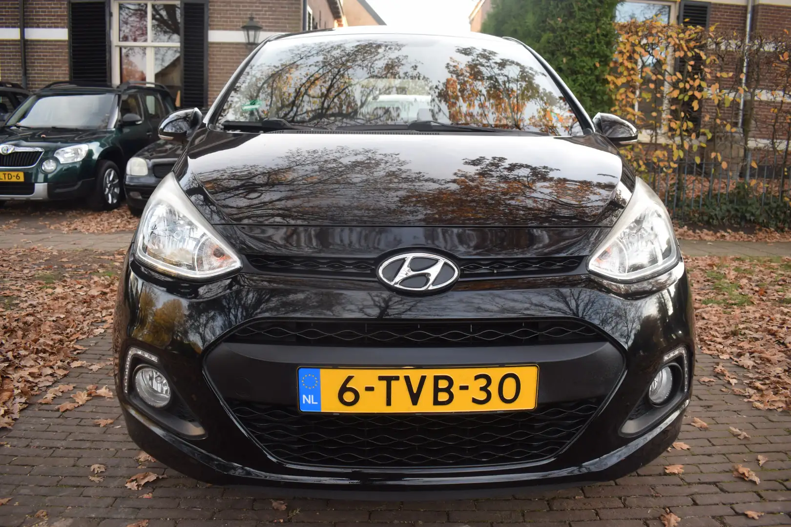Hyundai i10 1.0i i-Motion Airco , Bluetooth , Psensoren achter Noir - 2