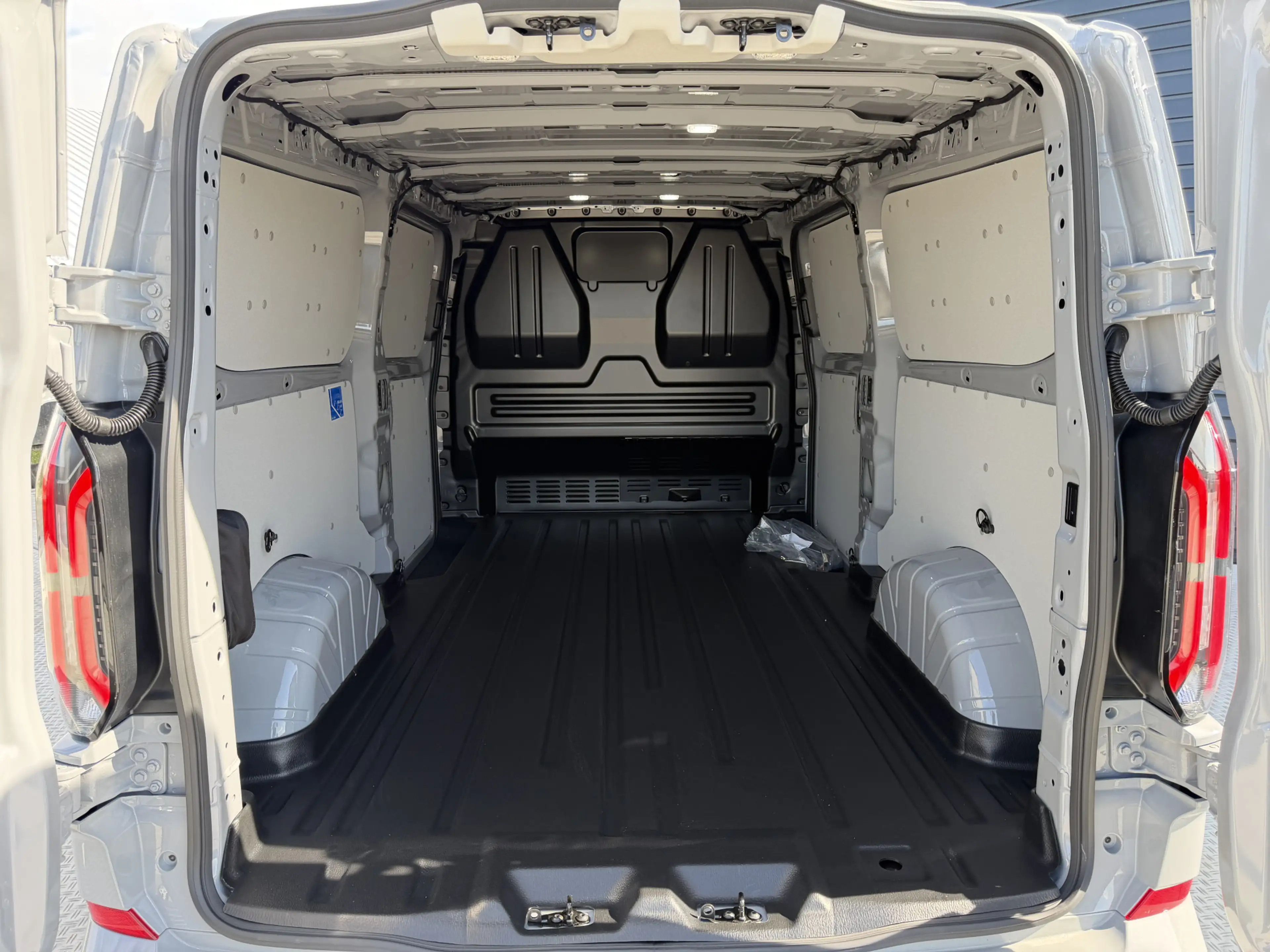 Ford E-Transit Cust. 340 L2H1 Sport 71 kWh | Next Level Edition | — photo 7