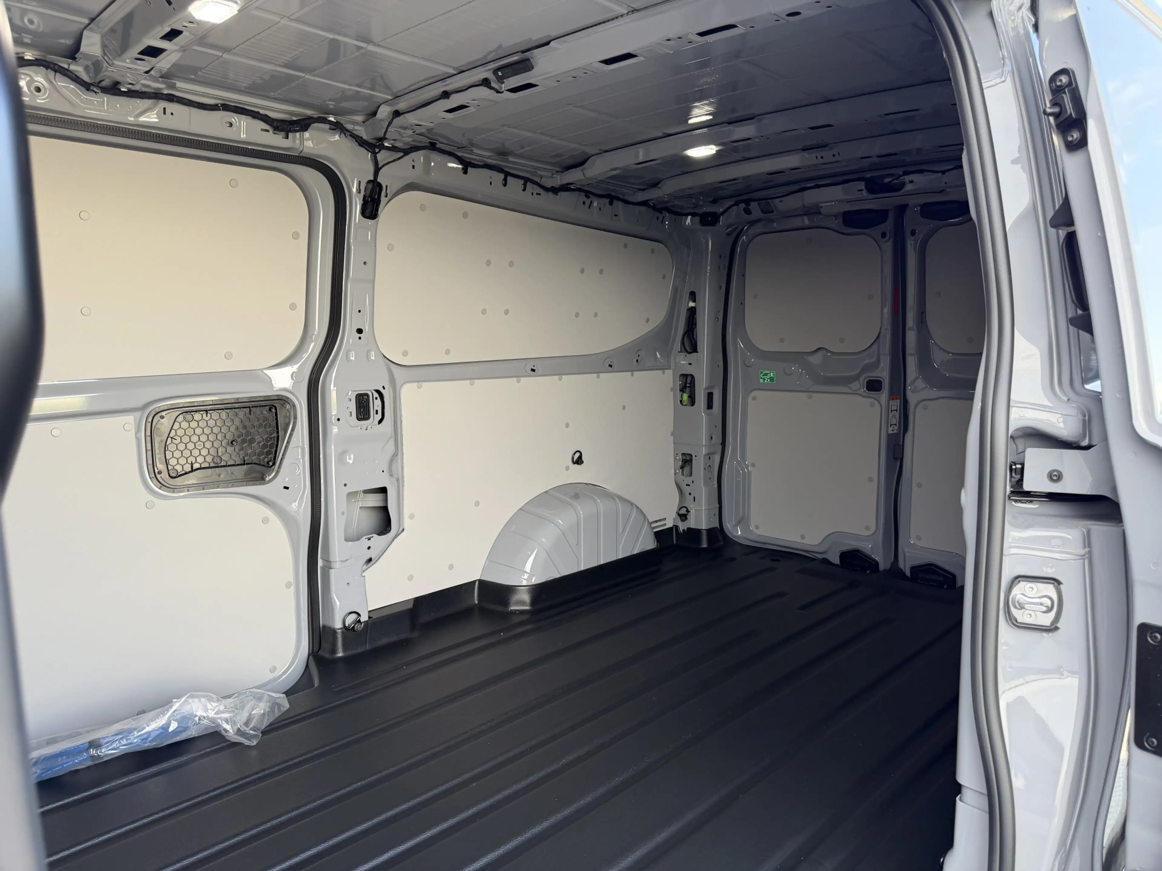 Ford E-Transit Cust. 340 L2H1 Sport 71 kWh | Next Level Edition | — photo 5