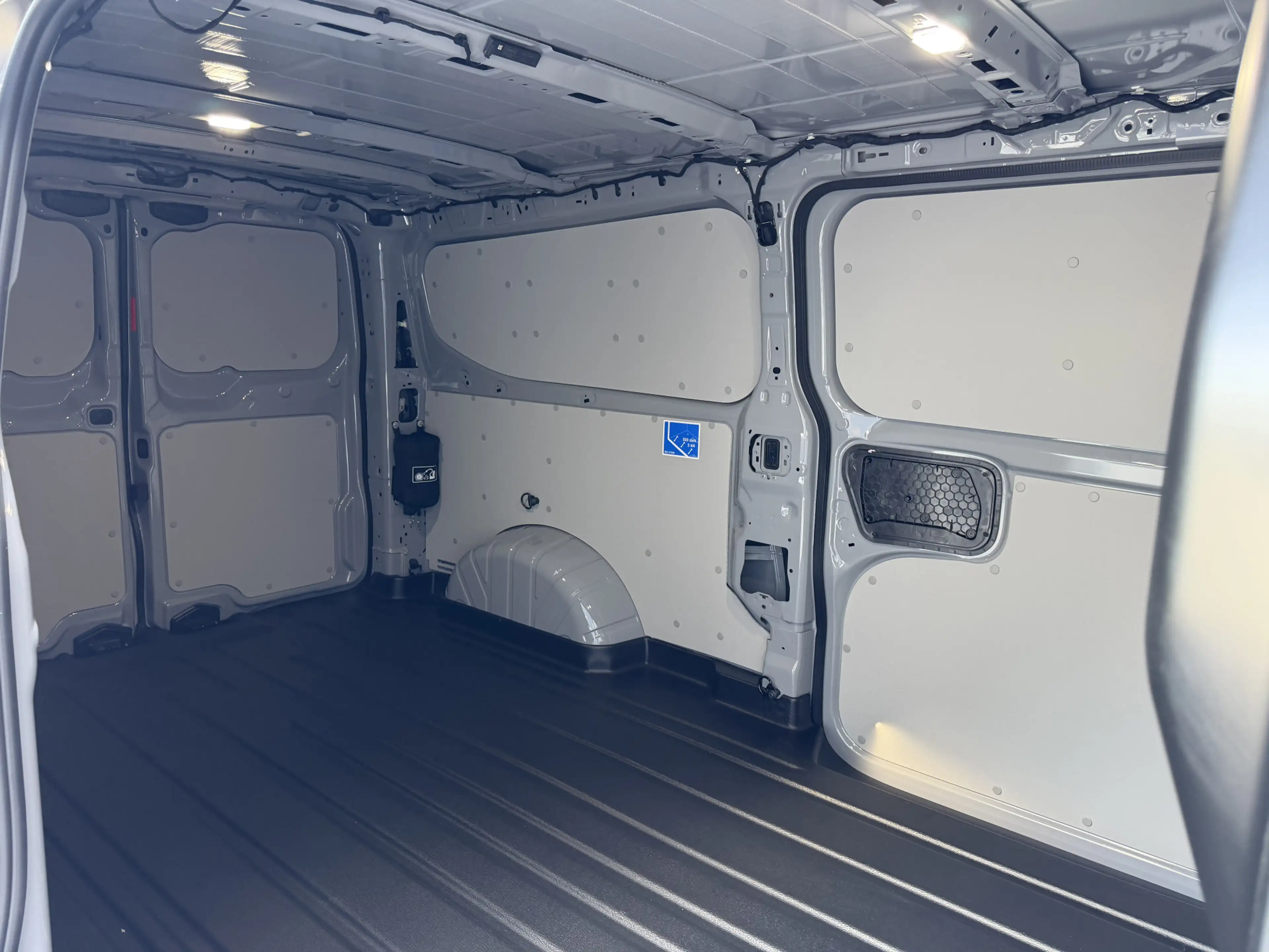 Ford E-Transit Cust. 340 L2H1 Sport 71 kWh | Next Level Edition | — photo 6