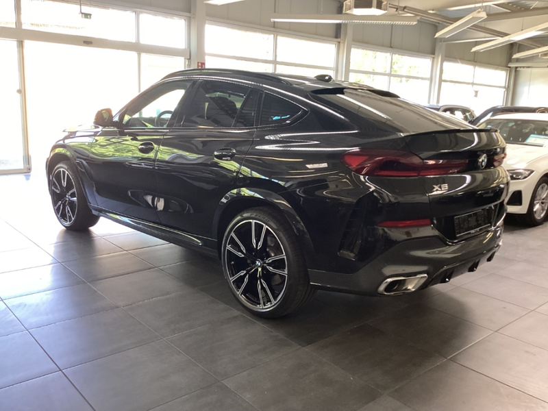 BMW X6 xDrive30d M Sport 22'' IconGl Pano Massage StandHz — photo 3