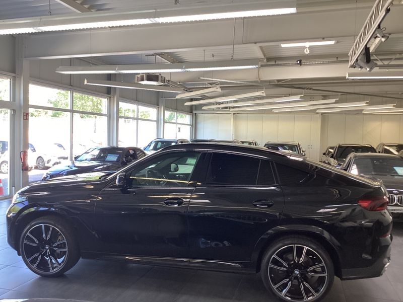 BMW X6 xDrive30d M Sport 22'' IconGl Pano Massage StandHz — photo 2
