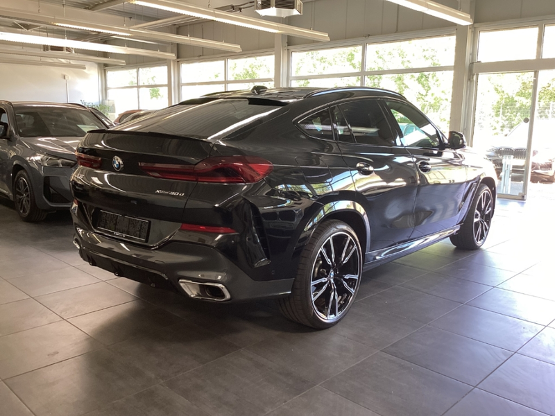 BMW X6 xDrive30d M Sport 22'' IconGl Pano Massage StandHz — photo 5