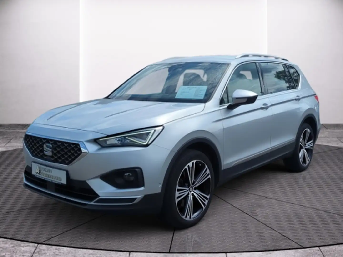 SEAT Tarraco 2.0 TSI DSG 4x4 Xcellence 7-Sitze NAV AHK DCC Silber - 2