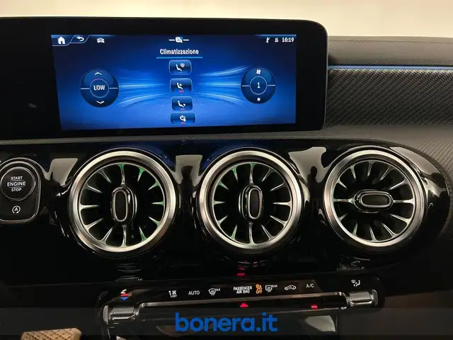 Mercedes-Benz Cla view 14