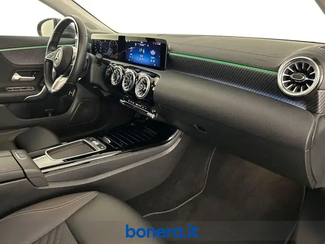 Mercedes-Benz Cla view 15