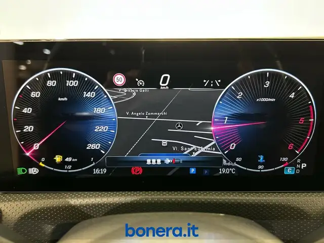 Mercedes-Benz Cla view 13