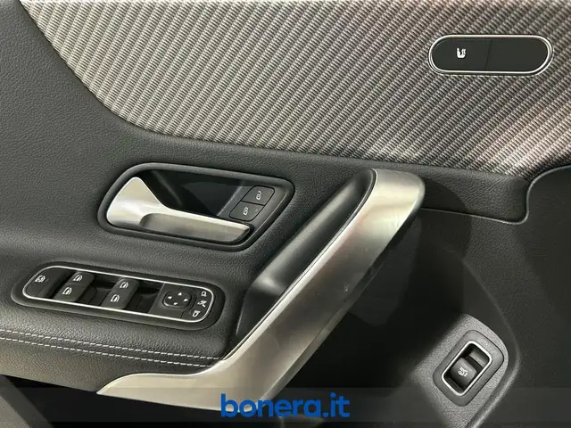 Mercedes-Benz Cla view 18