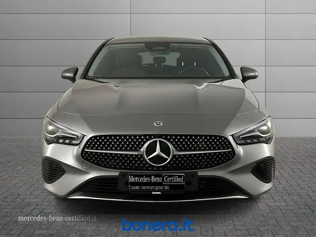 Mercedes-Benz Cla view 3