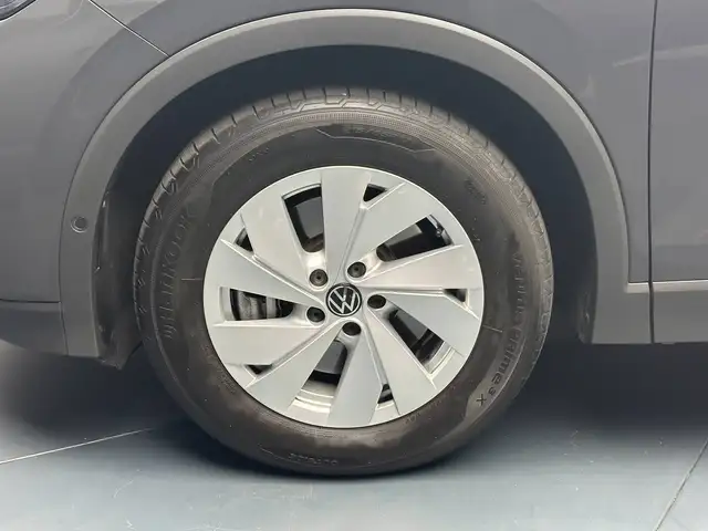 Volkswagen Tiguan view 9