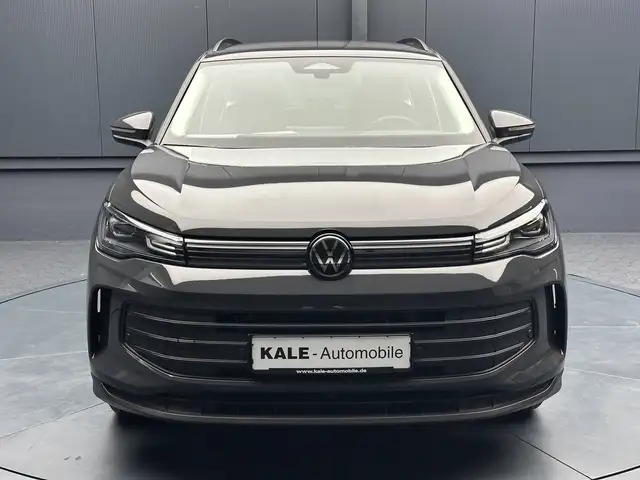 Volkswagen Tiguan view 8