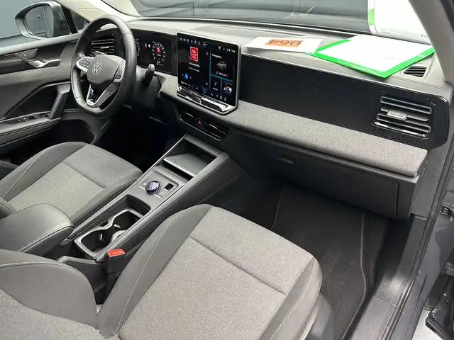 Volkswagen Tiguan view 11