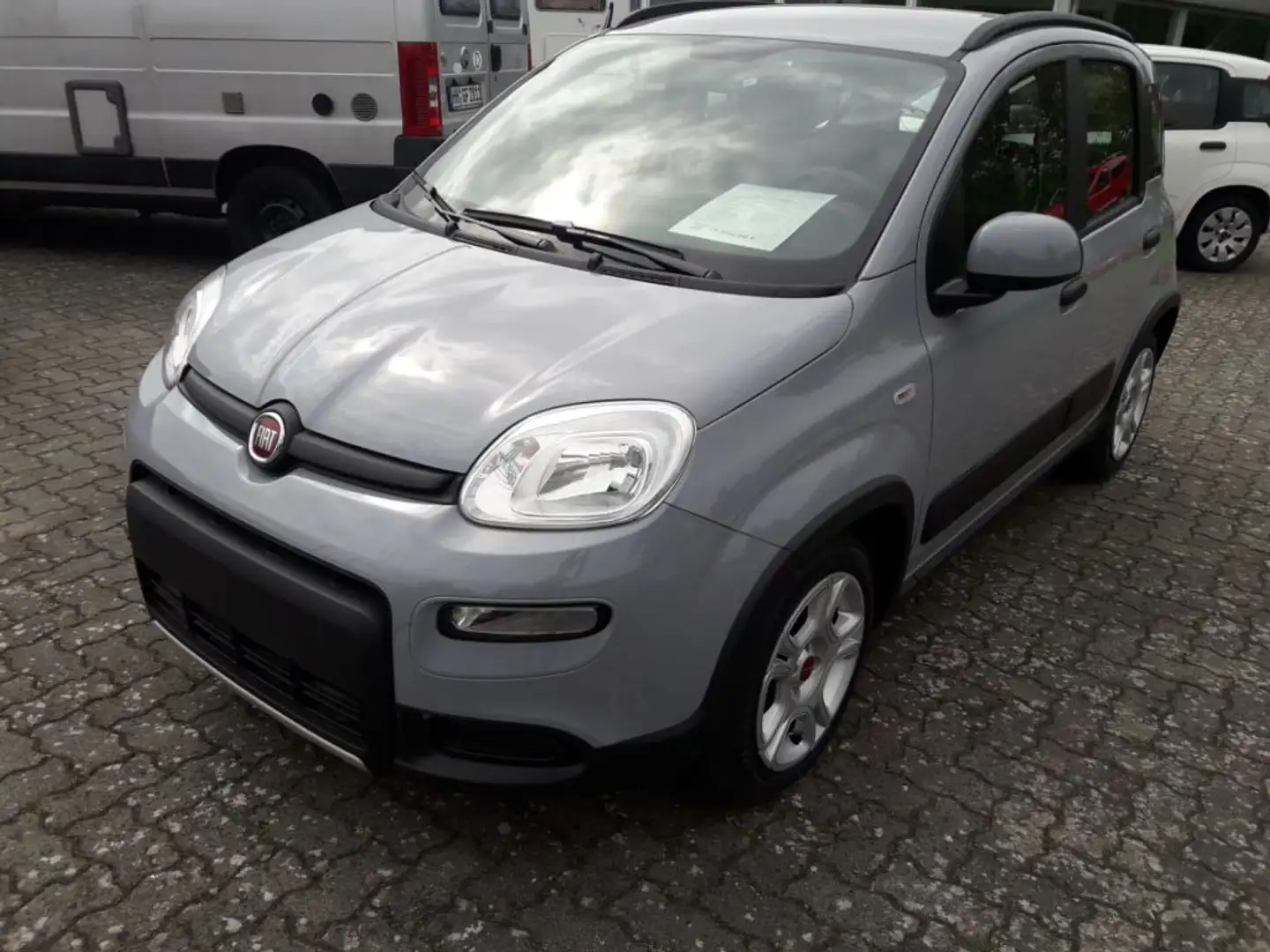 Fiat Panda 1.0 GSE Hybrid City Plus Grau - 2