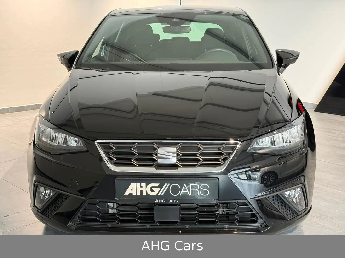 SEAT Ibiza FR-Line 1.0 MPI*NAVI*LED*TEMPOM*SHZ*1HAND Zwart - 1