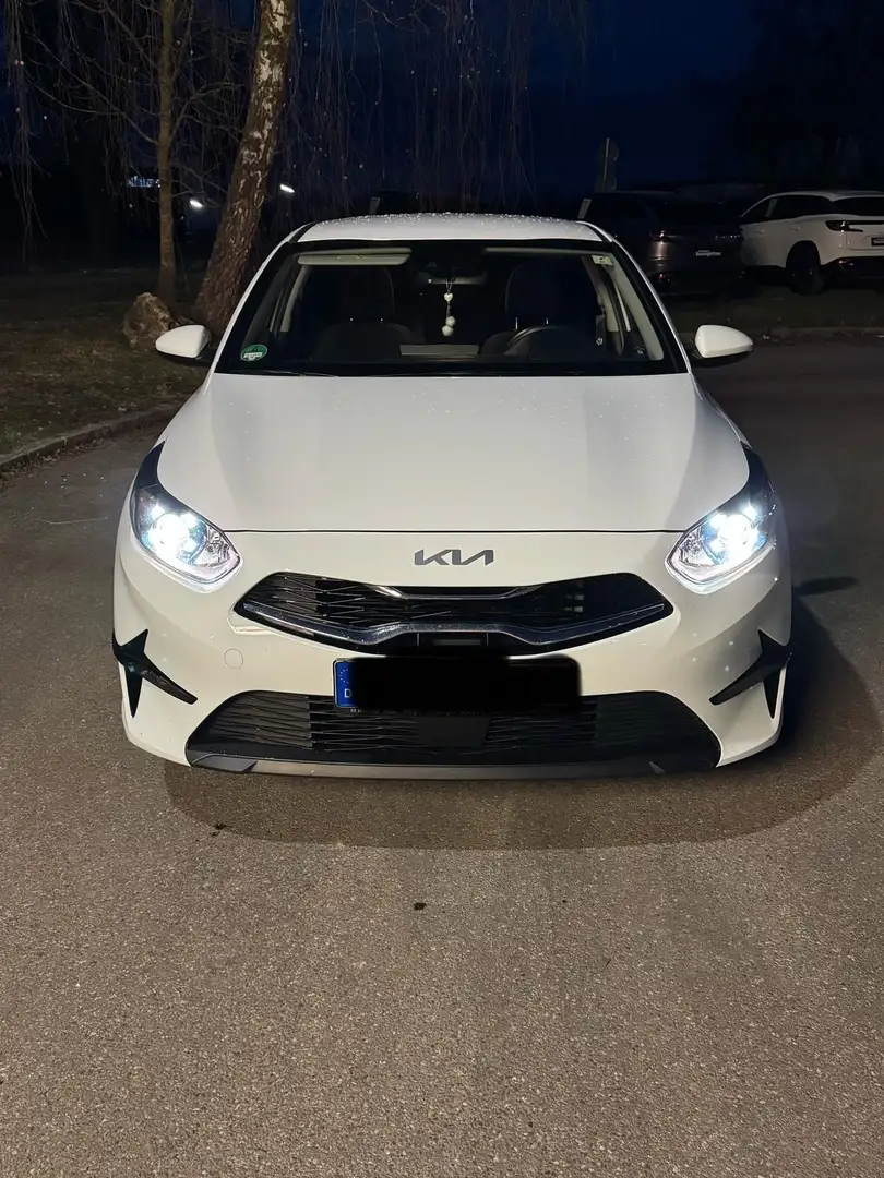 Kia Ceed / cee'd Vision Weiß - 1