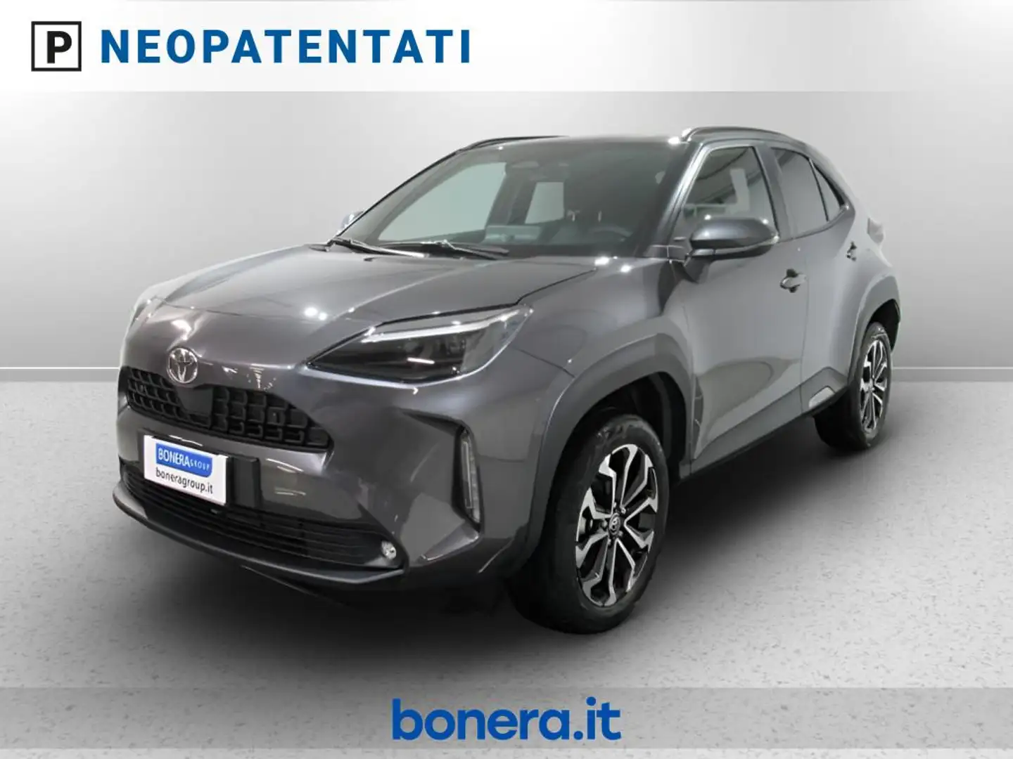 Toyota Yaris Cross 1.5h Trend awd-i 115cv e-cvt Grigio - 1
