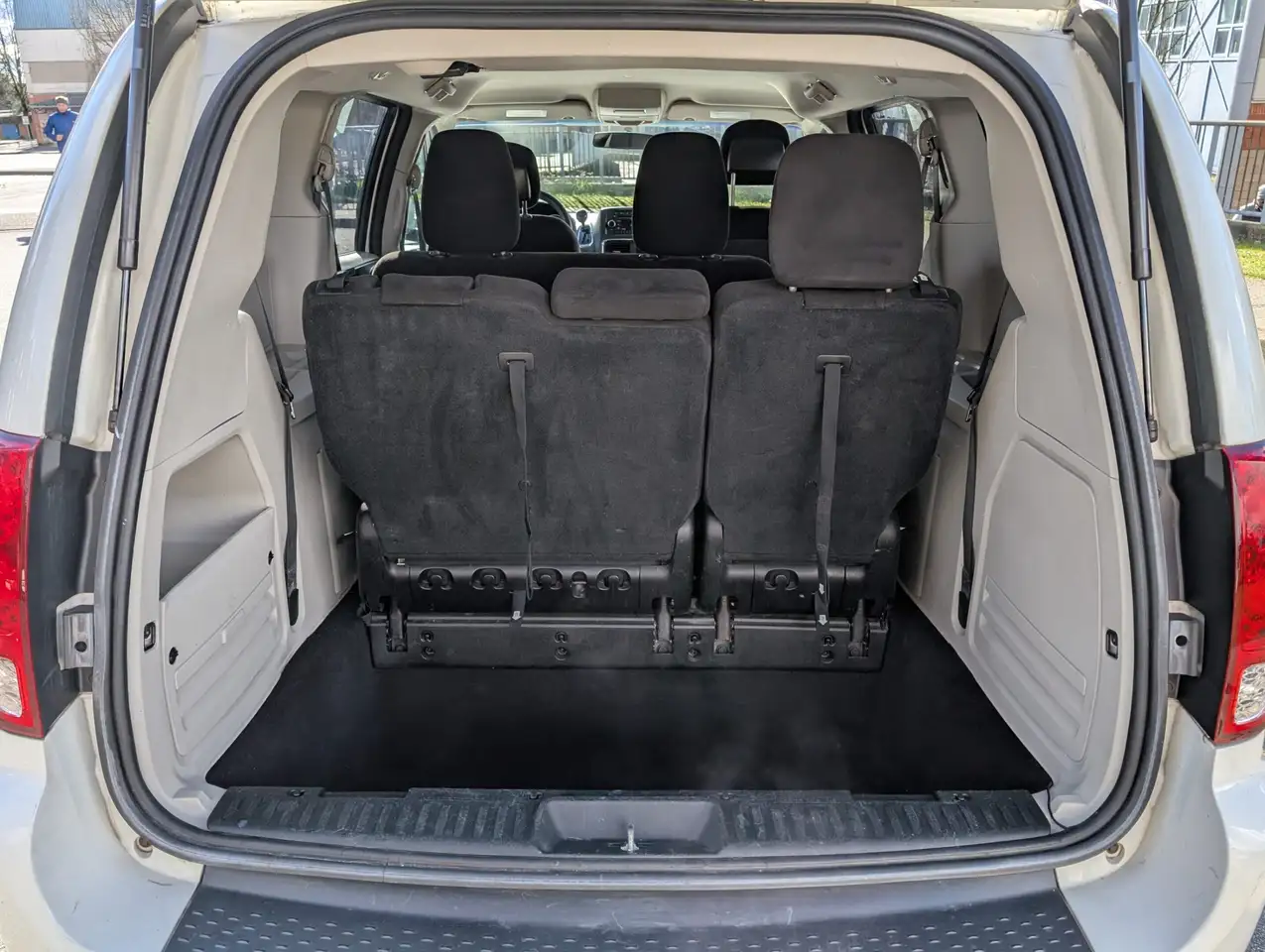 Dodge Grand Caravan photo Dodge Grand Caravan