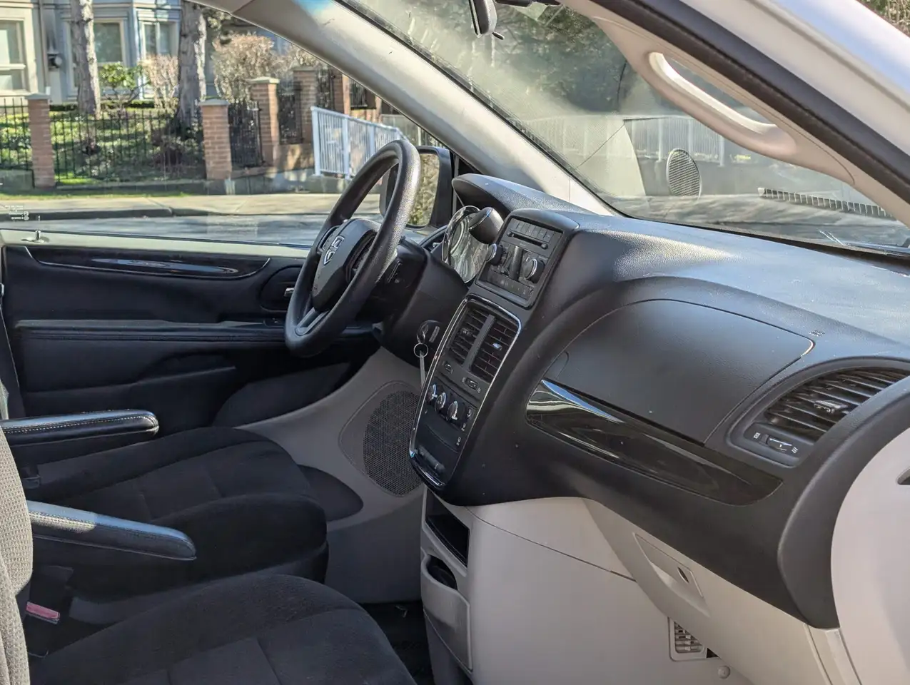 Dodge Grand Caravan photo Dodge Grand Caravan