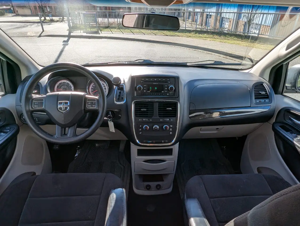 Dodge Grand Caravan photo Dodge Grand Caravan