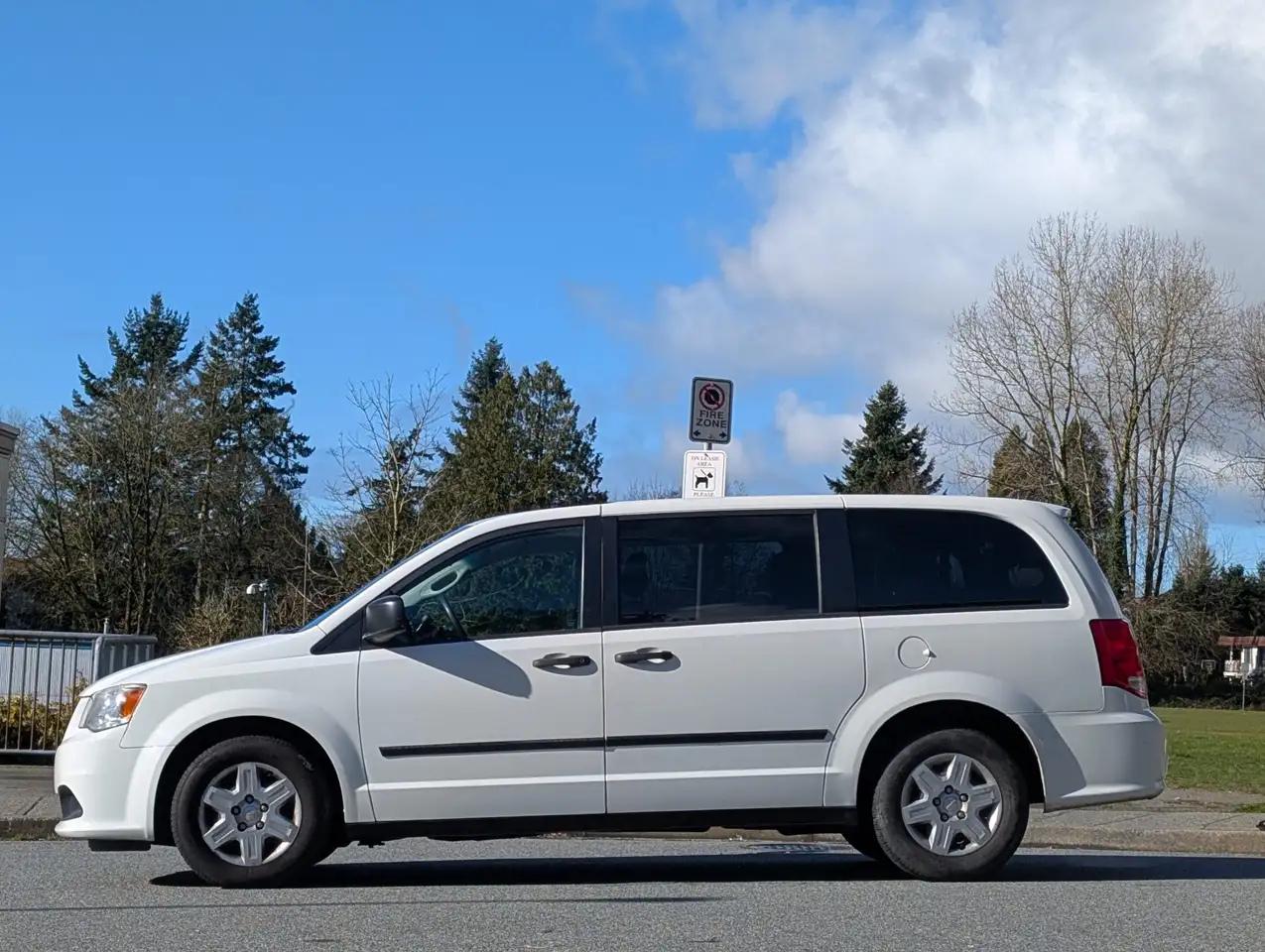 Dodge Grand Caravan photo Dodge Grand Caravan