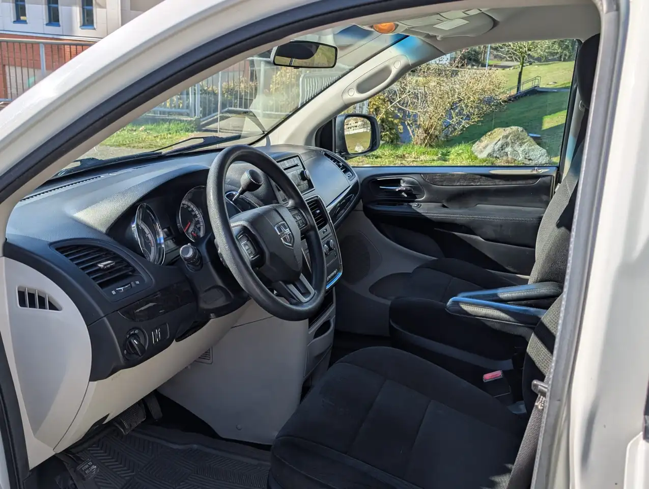 Dodge Grand Caravan photo Dodge Grand Caravan