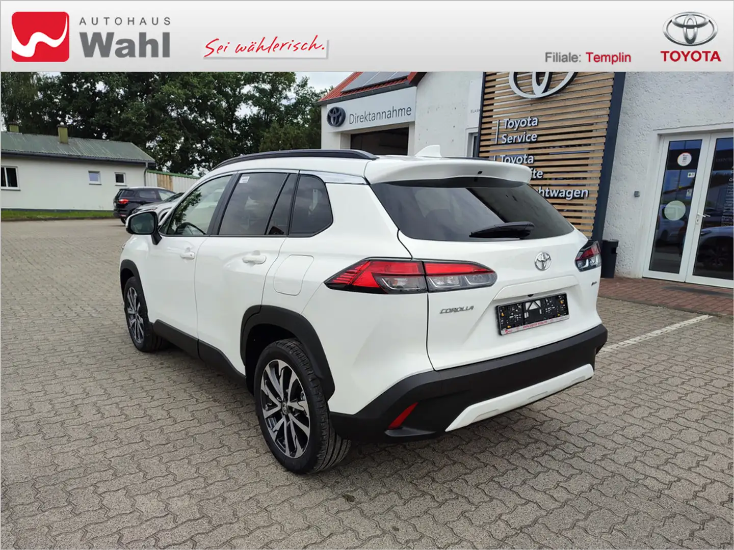 Toyota Corolla Cross 1.8 Hybrid FWD Teamplayer,1,99 % Finanzierung für  Weiß - 2