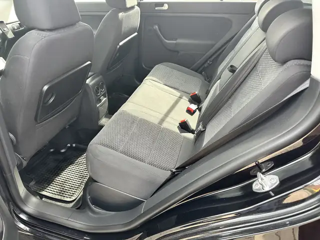 Volkswagen Golf Plus view 13