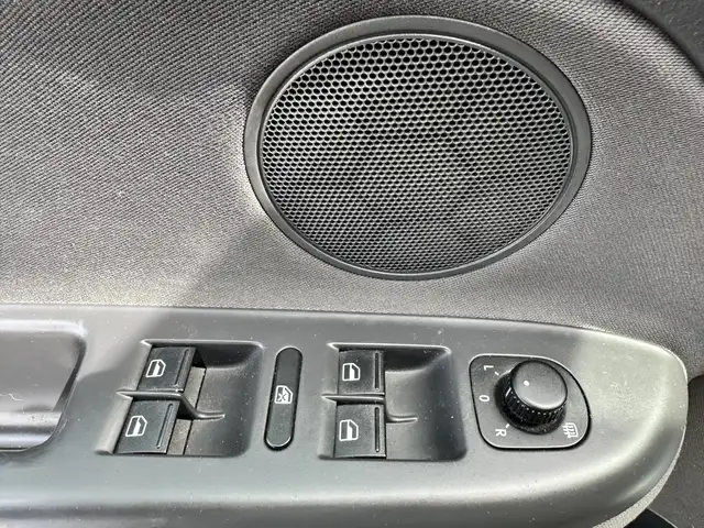 Volkswagen Golf Plus view 10
